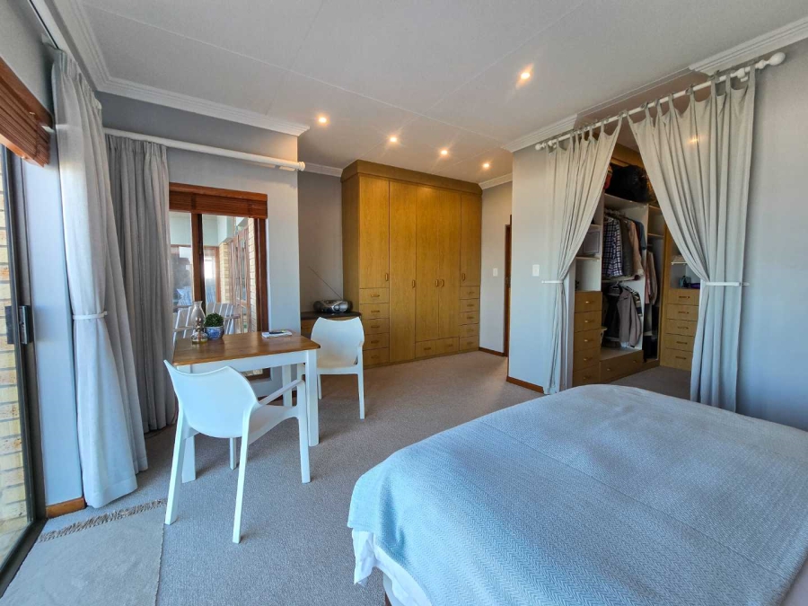 4 Bedroom Property for Sale in Jongensfontein Western Cape